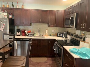 1609-1611 N Sydenham St in Philadelphia, PA - Building Photo - Interior Photo