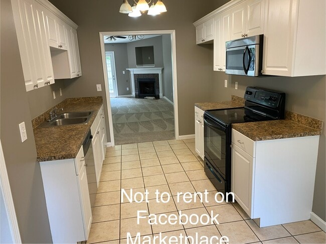 653 Two Notch Rd in Lexington, SC - Building Photo - Building Photo