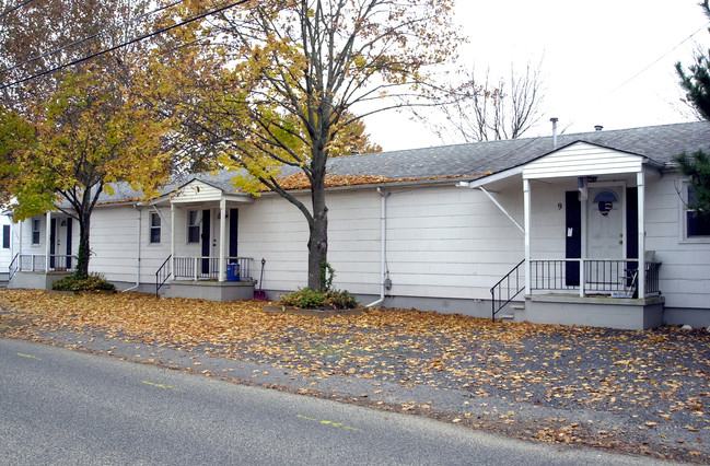 10 Center St in Englishtown, NJ - Building Photo - Building Photo