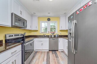 9573 6th Bay St in Norfolk, VA - Building Photo - Building Photo