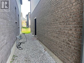 87 Hitchman St in Brant, ON - Building Photo - Building Photo