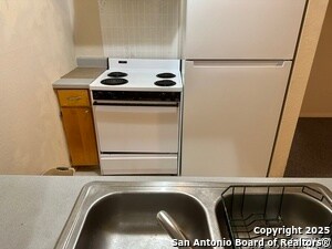 125 Howard Ln in Bandera, TX - Building Photo - Building Photo