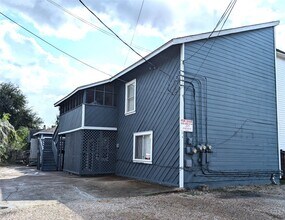 704 E 22nd St in Houston, TX - Foto de edificio - Building Photo