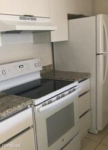 10477 NW 7th St in Pembroke Pines, FL - Building Photo - Building Photo