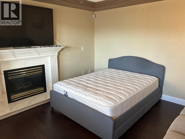 5510 Rumble St in Burnaby, BC - Building Photo - Building Photo