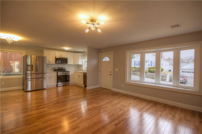 95 Wainwright St in Providence, RI - Building Photo - Building Photo