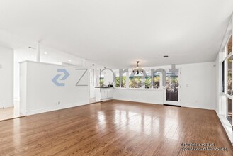 361 Linfield Dr in Menlo Park, CA - Building Photo - Building Photo
