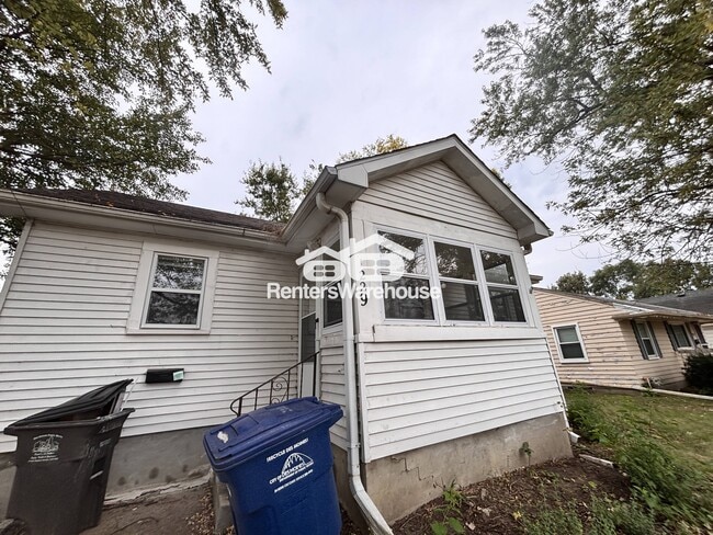 1229 Merle Hay Rd in Des Moines, IA - Building Photo - Building Photo