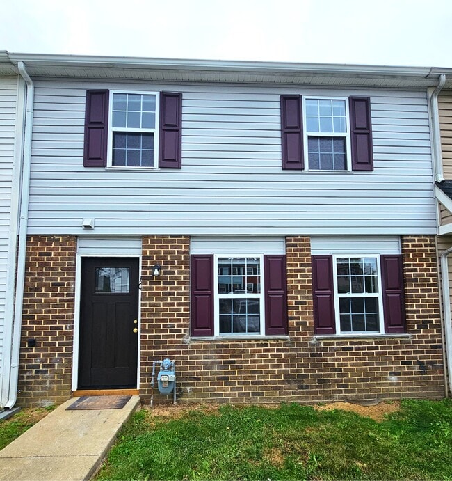 property at 10 Curlew Cir