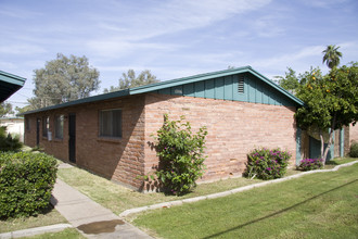 1006 S Dorsey Ln in Tempe, AZ - Building Photo - Building Photo