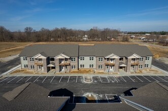 East Meadows Apartment Homes in Owensboro, KY - Building Photo - Building Photo