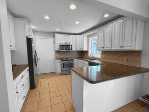 25715 Wildrose Ln in Shorewood, MN - Building Photo - Building Photo