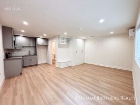 6738 Independence Ave in Los Angeles, CA - Building Photo