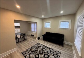 14910 Kingsford Ave in Cleveland, OH - Building Photo - Building Photo