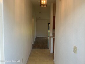 376 Americana Blvd NE in Palm Bay, FL - Foto de edificio - Building Photo