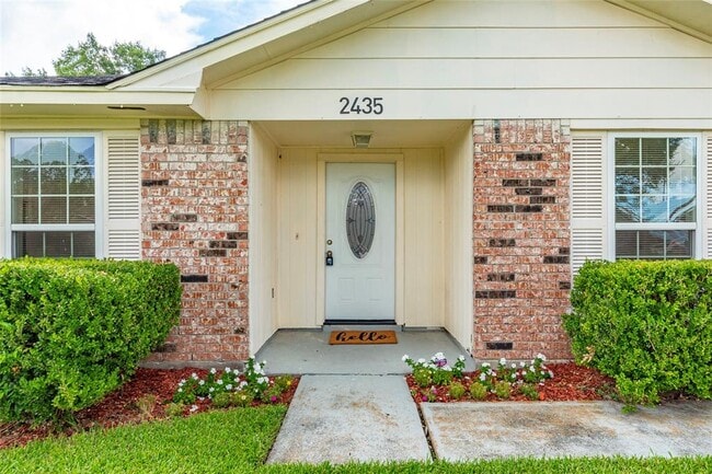 2435 Heritage Bend Dr