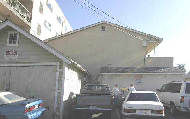 527 Chestnut Ave in Long Beach, CA - Building Photo - Building Photo