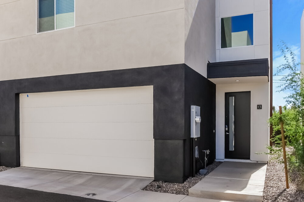 14251 N 7th St in Phoenix, AZ - Building Photo