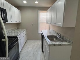 47 Hanover St in Pemberton, NJ - Building Photo