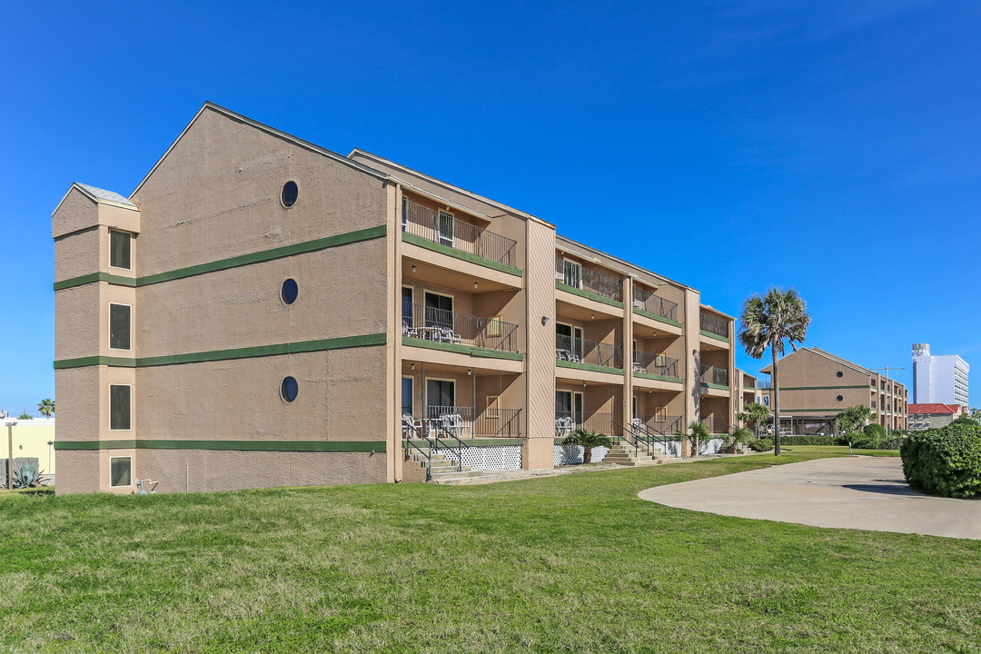 7600 Seawall Blvd in Galveston, TX - Building Photo