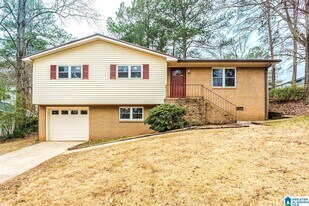 506 Vardar Ln in Irondale, AL - Building Photo