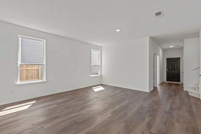 612 Rustic Grv in Boerne, TX - Building Photo - Building Photo