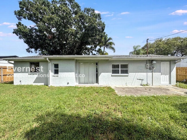 3509 Kingsbury Dr in Holiday, FL - Building Photo - Building Photo