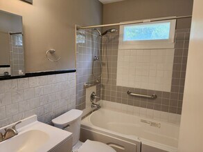 123 Ash Ave in Highland Springs, VA - Foto de edificio - Building Photo