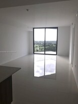 5300 Paseo Blvd, Unit 405 in Doral, FL - Building Photo