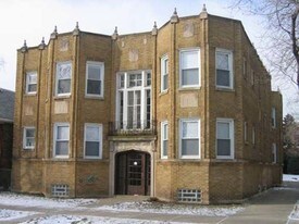 3422 N Lavergne Ave Apartments