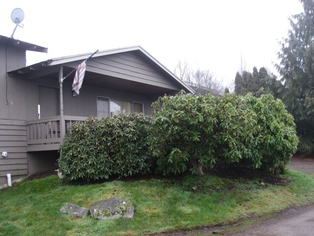 15222 1st Ave NE in Duvall, WA - Building Photo