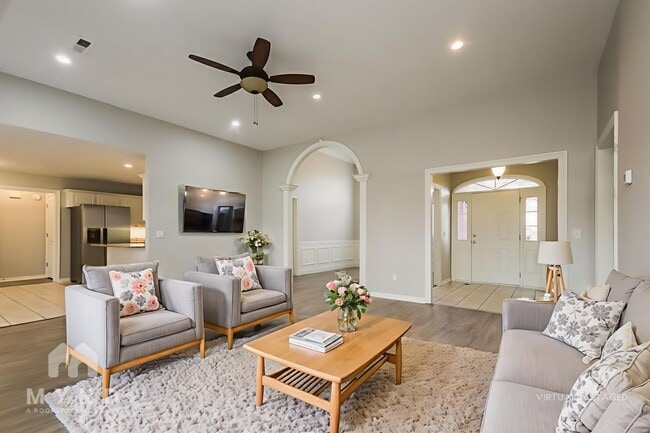 4349 W Bell Flower Dr in Fayetteville, AR - Foto de edificio - Building Photo