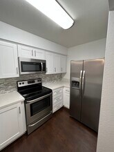 1375 Caminito Gabaldon, Unit F in San Diego, CA - Foto de edificio - Building Photo