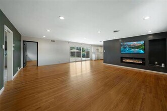 10208 San Lorenzo Dr in Dallas, TX - Building Photo - Building Photo