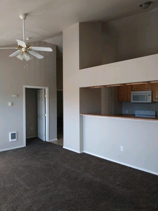 221 S Glenn St in Montesano, WA - Building Photo