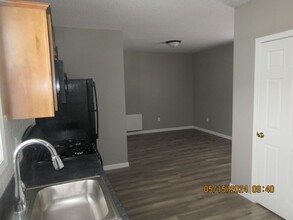 2101 S Calhoun St, Unit Apt 102 in Fort Wayne, IN - Building Photo - Building Photo