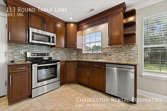 113 Round Table Ln in Goose Creek, SC - Building Photo - Building Photo