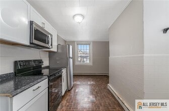 20 Willow Ave in Bloomsbury, NJ - Building Photo - Building Photo