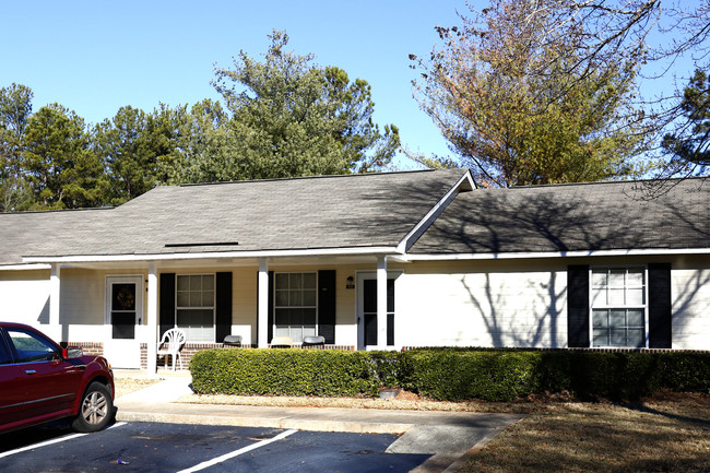 Mill Lake Apartments in Jackson, GA - Building Photo - Building Photo