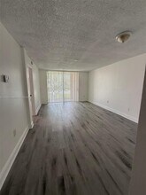 19729 SW 114th Ave in Miami, FL - Building Photo - Building Photo