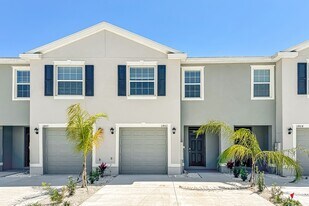 11862 Mountain Retreat Ln in Riverview, FL - Building Photo