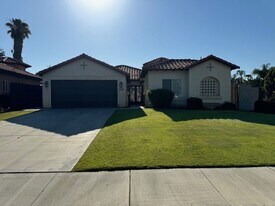 202 Solecita Way in Bakersfield, CA - Building Photo