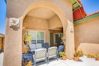 635 Dimaio Way in Escondido, CA - Building Photo - Building Photo