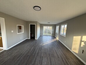 4300 E 175th St in Cleveland, OH - Building Photo - Building Photo