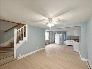 23 Knight St in West Warwick, RI - Foto de edificio - Building Photo