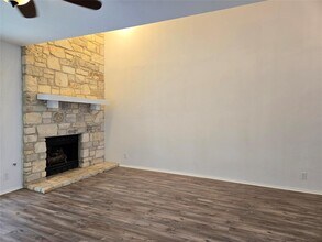 4404 Travis Country Cir in Austin, TX - Building Photo - Building Photo