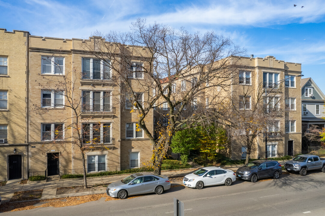 Ravenswood in Chicago, IL - Building Photo