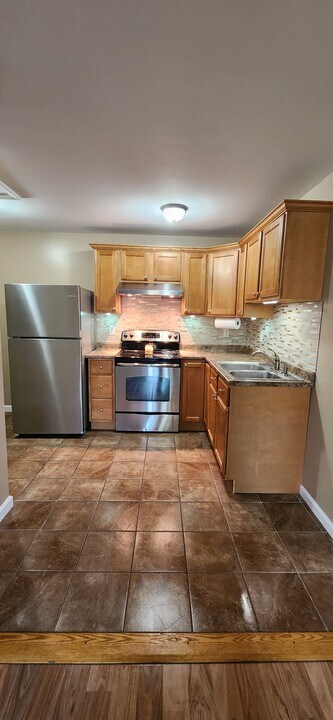 391 Putnam Pike, Unit D in Killingly, CT - Building Photo