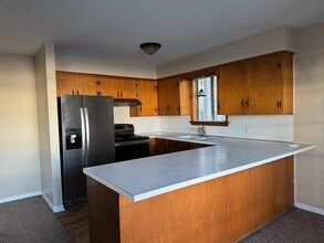 401 E Main St, Unit 8 in Brenham, TX - Building Photo - Building Photo