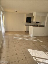 537 Calcaterra Cir in Las Vegas, NV - Building Photo - Building Photo